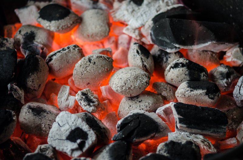 Grillbriketts mit langer Brenndauer