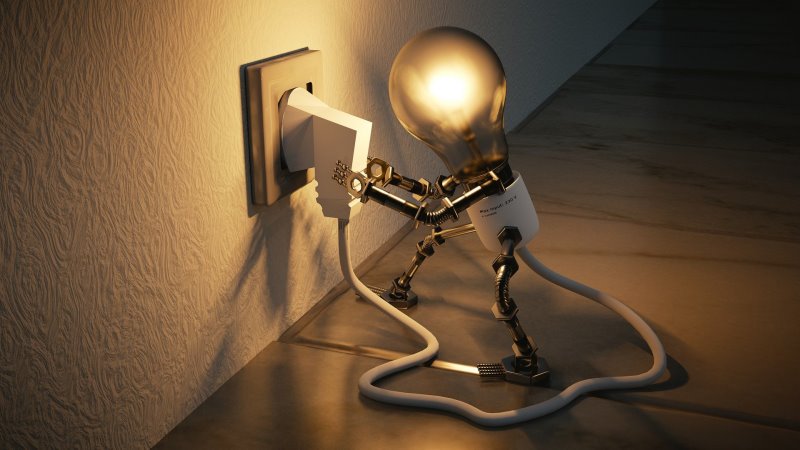 Die dimmbare Funksteckdose Eine Glühbirnenanimation steckt den Stecker in eine Wandsteckdose.